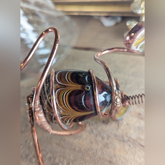 COPPER WIRE CAT SCULPTURE WITH BLOWN GLASS AND BOBBLE HEAD - Picture 2 of 11